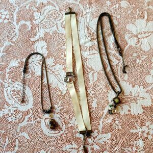 🛍️SET OF THREE VINTAGE 1940S INSPIRED NECKLACES